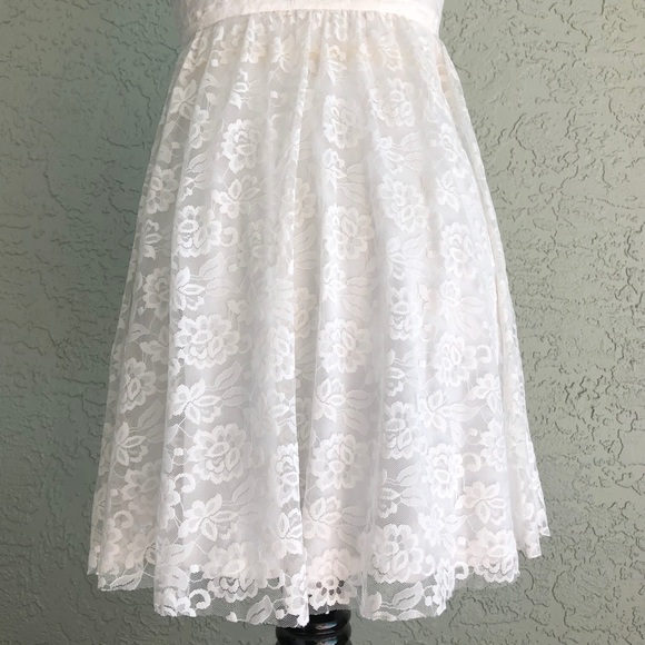 🎉2/$15🎉 Lacy Little White Dress - Sz S - Picture 2 of 6